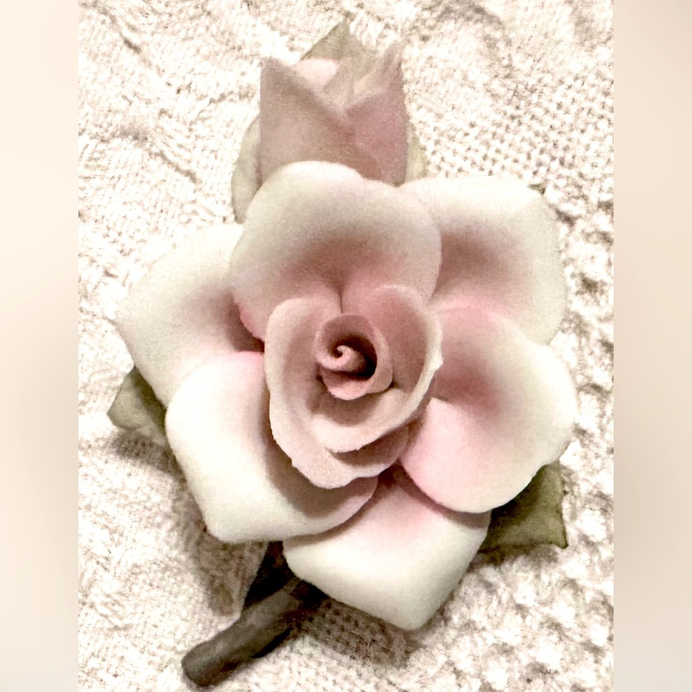 Vtg Napoleon Capodimonte Hand-Painted Porcelain Ivory Rose Sculpture - 1980's